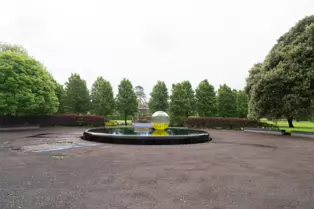 THE PEOPLES PARK IN WATERFORD [26 MAY 2016]-221082-1