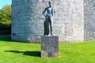 THE KILKENNY CASTLE ESTATE [THERE IS NO REAL NEED TO PAY TO EXPLORE THE CASTLE]-245324-1