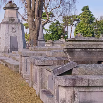 GRESHAM FAMILY VAULT There is a Gresham family vault in Mount Jerome Cemetery, Dublin, and it's quite a unique one! It was fitted with a bell...