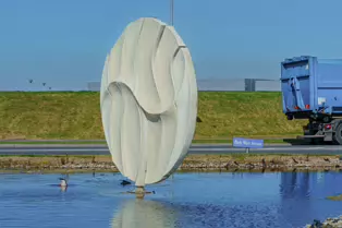 POISE IS A SCULPTURE BY ANGELA CONNER [PARK WEST BUSINESS PARK DUBLIN MAY 2017]-244097-1