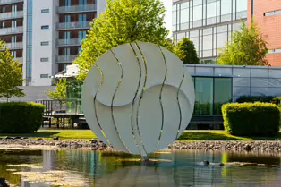 POISE IS A SCULPTURE BY ANGELA CONNER [PARK WEST BUSINESS PARK DUBLIN MAY 2017]-244098-1