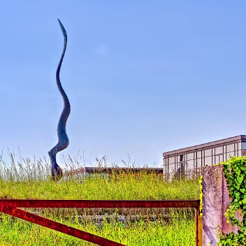 REALLY TALL SCULPTURE
