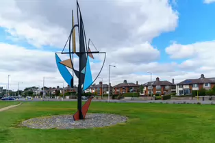 WIND SAIL SCULPTURE BY EAMON O’DOHERTY [ALFIE BYRNE ROAD CLONTARF]-244440-1