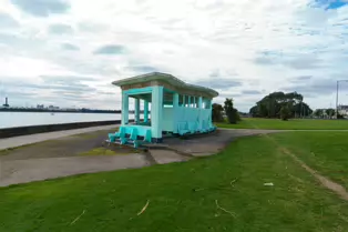RETRO WIND SHELTERS AND OTHER STRUCTURES IN CLONTARF [DESIGNED IN 1934 BY HERBERT SIMMS]-244384-1