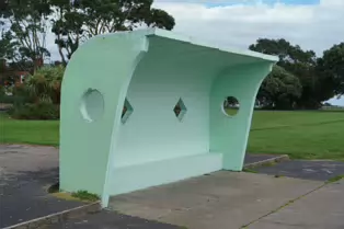RETRO WIND SHELTERS AND OTHER STRUCTURES IN CLONTARF [DESIGNED IN 1934 BY HERBERT SIMMS]-244392-1