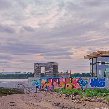 CLONTARF BATHS The Clontarf Baths have a long and interesting history. Built in 1864, they were originally known as the Clontarf Baths...