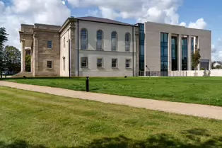 THE NEW COURT HOUSE IN WATERFORD BESIDE THE PEOPLE'S PARK [OPENED IN APRIL 2018 AND PHOTOGRAPHED 28 AUGUST 2019]-247489-1