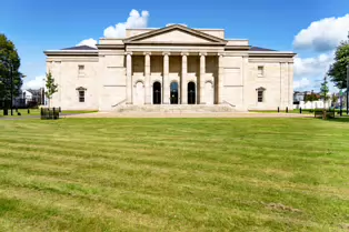 THE NEW COURT HOUSE IN WATERFORD BESIDE THE PEOPLE'S PARK [OPENED IN APRIL 2018 AND PHOTOGRAPHED 28 AUGUST 2019]-247493-1
