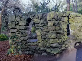 A DERELICT SHELL HOUSE IN BUSHY PARK [IT IS NOT A FOLLY]-247640-1