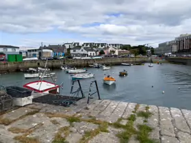 BULLOCK HARBOUR IN DALKEY [LEGACY PHOTO COLLECTION 3 JULY 2022]-243911-1
