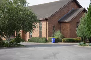 KILKENNY PRESBYTERIAN CHURCH [A MODERN BUILDING ON NEW ROAD IN KILKENNY CITY]-245470-1
