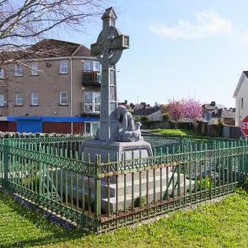 CELTIC CROSSES There is a large number of Celtic crosses in Mount St. Lawrence Cemetery, Limerick. It's a common sight in Catholic and...