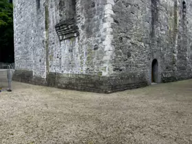 MAYNOOTH CASTLE [I WAS NOT ALLOWED TO USE MY CAMERA BUT MY iPHONE WAS OK]-243880-1