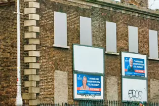 PARKGATE STREET IS AN INTERESTING AREA [PHOTOGRAPHED CHRISTMAS 2024]-246020-1
