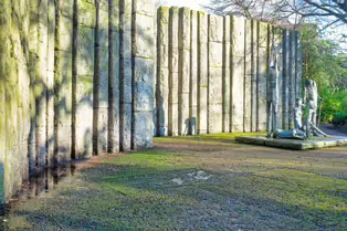 THIS FAMINE MEMORIAL WAS CREATED BY EDWARD DELANEY [LOCATED IN STEPHEN'S GREEN DUBLIN]-248236-1