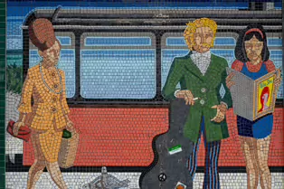 THE MURALS AND MOSAICS AT BRAY DALY TRAIN STATION [PHOTOGRAPHED 7 MAY 2025]-250712-1