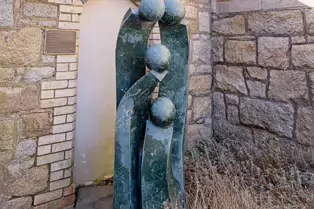 THE FAMILY BY WILLIAM W CHEWA [GREEN OPAL SERPENTINE STONE]-248458-1