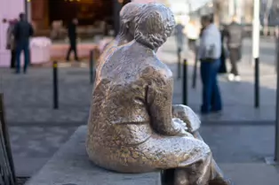 THE MEETING PLACE IS A SCULPTURE BY JACKIE McKENNA [LOCALLY KNOWN AS THE HAGS WITH THE BAGS]-248551-1