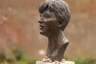 ONCE AGAIN I HAVE PHOTOGRAPHED THIS MEMORIAL TO VERONICA GUERIN [DUBLIN CASTLE]-248544-1