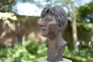 VERONICA GUERIN STATUE PHOTOGRAPHED USING A LEICA Q3 [DUBLIN CASTLE 15 MAY 2025]-251238-1