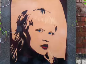 STREET ART AT CRAMPTON COURT A NARROW LANE IN TEMPLE BAR [IT HAS NOT BEEN RENAMED LOVE LANE]-247662-1