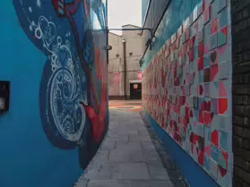 STREET ART AT CRAMPTON COURT A NARROW LANE IN TEMPLE BAR [IT HAS NOT BEEN RENAMED LOVE LANE]-247667-1