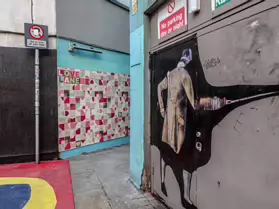 STREET ART AT CRAMPTON COURT A NARROW LANE IN TEMPLE BAR [IT HAS NOT BEEN RENAMED LOVE LANE]-247675-1