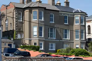 THE HARBOUR END OF STRAND ROAD IN BRAY [7 MAY 2025]-250777-1