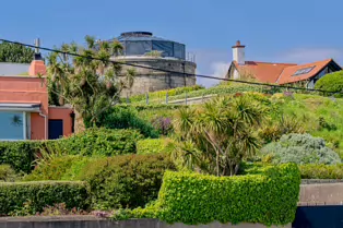 I DID NOT KNOW THAT THERE IS A MARTELLO TOWER IN BRAY [IN FACT THERE WERE THREE]-250719-1