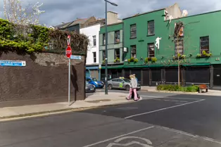 O'SULLIVAN ANTIQUES ON FRANCIS STREET [WELL WORTH A VISIT EVEN IF YOU ARE ONLY WINDOW SHOPPING]-249589-1