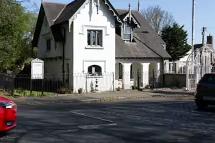 THE ISLANDBRIDGE GATE LODGE [PHOENIX PARK]-249345-1