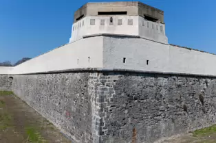 MY THIRD VISIT TO THE MAGAZINE FORT [LOCATED IN PHOENIX PARK BUT IT IS NOT EASY TO FIND]-249298-1