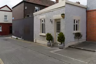 MARKS ALLEY WEST [IS IT IN THE COOMBE OR IS IT IN THE NEWMARKET AREA OF DUBLIN]-249621-1