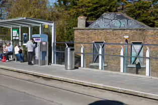 THE LUAS TRAM STOP AT RANELAGH [6 APRIL 2025]-249189-1