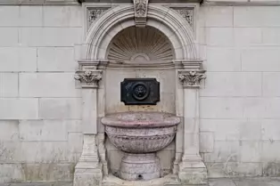 I BET THAT YOU NEVER NOTICED THIS WATER FOUNTAIN ON LORD EDWARD STREET [AT THE RATES OFFICE BESIDE CITY HALL]-249670-1
