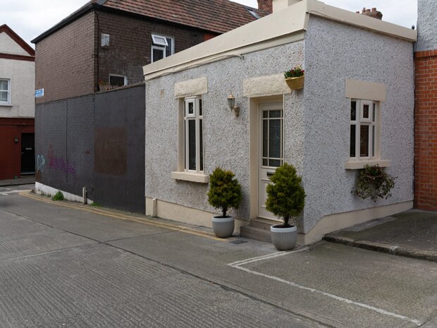 MARKS ALLEY WEST Many people disagree when I describe West Marks Alley as being in The Coombe. An even greater number disagree when I...
