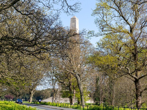 THE WELLINGTON MONUMENT The Wellington Monument in Phoenix Park, Dublin, is a prominent landmark, but its history and public reception differ...