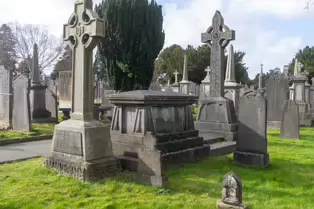 SARCOPHAGUS STYLED BURIAL PLOTS IN GLASNEVIN CEMETERY [FEBRUARY 2025]-248253-1