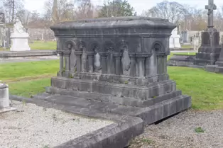 THE SECONDARY CIRCLE OF VAULTS [GLASNEVIN CEMETERY IN DUBLIN]-247917-1
