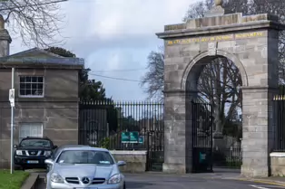 GLASNEVIN CEMETERY IS NOW A MAJOR TOURIST ATTRACTION [THE MUSEUM OPENED ABOUT FIFTEEN YEARS AGO]-248277-1