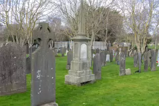 GLASNEVIN CEMETERY IS NOW A MAJOR TOURIST ATTRACTION [THE MUSEUM OPENED ABOUT FIFTEEN YEARS AGO]-248288-1