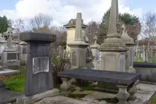 GLASNEVIN CEMETERY IS NOW A MAJOR TOURIST ATTRACTION [THE MUSEUM OPENED ABOUT FIFTEEN YEARS AGO]-248292-1