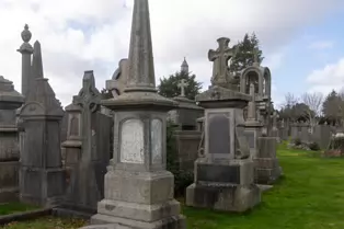 GLASNEVIN CEMETERY IS NOW A MAJOR TOURIST ATTRACTION [THE MUSEUM OPENED ABOUT FIFTEEN YEARS AGO]-248295-1