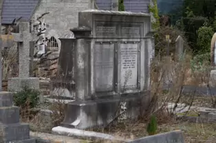 AN UNPLANNED VISIT TO DEANSGRANGE CEMETERY [I USED A VOIGTLANDER LENS]-246897-1