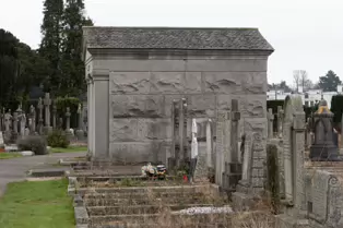 AN UNPLANNED VISIT TO DEANSGRANGE CEMETERY [I USED A VOIGTLANDER LENS]-246911-1