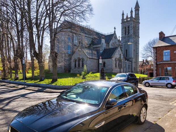 CHURCH OF THE HOLY NAME BEECHWOOD AVENUE The Church of the Holy Name is a Roman Catholic parish church located on Upper Beechwood Avenue in Ranelagh, Dublin 6.