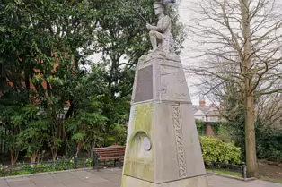 IRISH VOLUNTEERS MEMORIAL AT BLAQUIERE BRIDGE AND THE OLD STATE CINEMA [THE ORIGINAL RIFLE WAS BRONZE RATHER THAN STONE]-250145-1
