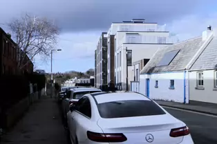 28 BROOKFIELD ROAD IN KILMAINHAM [A HISTORIC COTTAGE IN THE SHADOW OF A HUGE NEW HOSPITAL]-247814-1