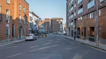 HENRIETTA PLACE AND HENRIETTA STREET [FIRST DAY USING MY FUJI GFX100RF]-250219-1