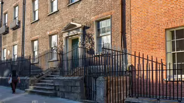 HENRIETTA PLACE AND HENRIETTA STREET [FIRST DAY USING MY FUJI GFX100RF]-250220-1